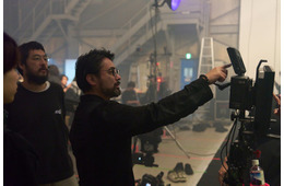 山田孝之、ギャルパフォーマンスグループ・GALEDGE.デビュー曲「WILDCARD」MVクリエイティブディレクター担当 ティザー映像も公開