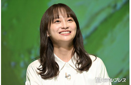 影山優佳「初の大阪観光」街中満喫ショット公開「変装なしでバレないの？」「オーラすごい」の声