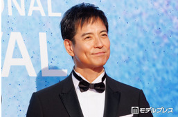 沢村一樹、息子2人との家族ショット公開「イケメンだらけで眼福」「お店にいたら見とれてしまう」と反響