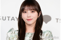 元乃木坂46与田祐希、収穫かご背負ったショーパン姿に反響「美脚すぎる」「飾らない格好に親近感」