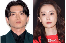 白洲迅の妻、長男＆長女との手繋ぎショット公開「絵に描いたような幸せな光景」「妹を気にかけてるお兄ちゃん優しい」と反響
