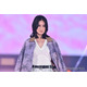 藤井夏恋、ニットトップスから美デコルテ披露 シルバーパンツで存在感【GirlsAward 2025SS】