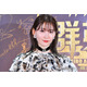小嶋陽菜、ミニワンピから美脚スラリ「可愛すぎる」「女神」と反響