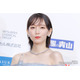 吉岡里帆、へそ出しルックでヘルシー肌見せ「スタイルいい」「透明感すごい」の声