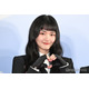 櫻坂46山崎天、スリットから美脚チラリ LA満喫ショットに「眩しい」「私服センス良すぎ」の声