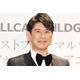 川崎麻世、21歳下美人妻とのランチデート報告「ラブラブで素敵」「奥さんスタイルいい」の声