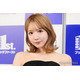 三上悠亜、ノースリ×膝上ミニスカで美スタイル際立つ「お姫様みたい」「可愛くて綺麗」と反響