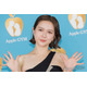 村重杏奈、大胆スリットから美脚見せ「大人っぽい」「魅力的」の声