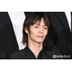 窪田正孝、サングラスの写り込みショットが話題「思わぬ夫婦ショット」「奥さんだよね？」の声