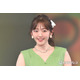 鈴木愛理、ピンク・レディー50周年を祝福 美脚際立つミニワンピ×ニーハイ姿のダンス動画公開に「脚の長さがレベチ」「抜群のスタイルに釘付け」と反響