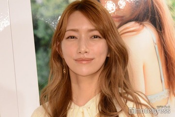 後藤真希「39歳になりました」美脚際立つミニ丈コーデに「いつまでも綺麗」「憧れのスタイル」と反響 画像