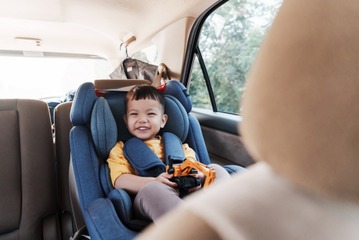 車を運転していると…子どもの予想外な行動に「想像力が果てしない」「可愛い」 画像