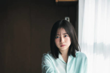 日向坂46正源司陽子、美脚がチラリと覗くスカートSHOT披露！圧倒的な“美少女感”あふれるビジュアルで魅せる 画像