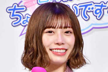 「スタイル良すぎ」東村芽依、“オン眉”ヘアのガーリーコーデに反響「めちゃめちゃ可愛い」 画像
