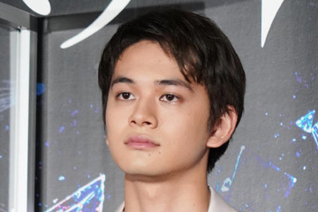 北村匠海、“運命を感じる”親友・伊藤健太郎が撮影したモノクロSHOTに「その顔好きだ」「いい写真すぎる！」 画像