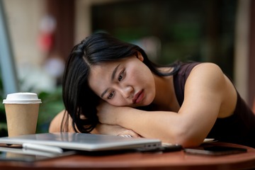 「冗談という名の暴力」で私をいじる夫に、心を壊されていった。それでも私がずっと我慢して笑っていた理由は 画像