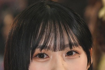 乃木坂46川崎桜、素肌際立つノースリーブ衣装姿 新曲「Same numbers」オフショットに視線集中 画像