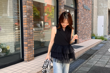 白×黒×デニムの黄金比。甘すぎない大人のフレンチシックな着こなし術 画像