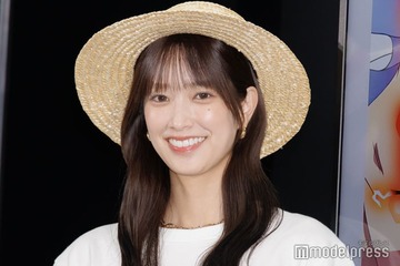 元日向坂46佐々木久美、ノースリコーデでディズニー満喫「素肌が眩しい」「可愛すぎる」の声 画像
