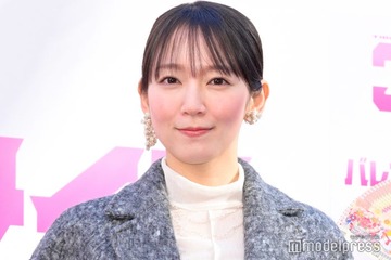 吉岡里帆、美ウエストのぞくデニムコーデ「抜群スタイル」「引き締まって」の声 画像