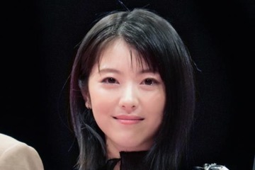 浜辺美波「もう嫌でした！」猛暑での過酷な撮影にぐったり「全力で冷やしてました」 画像