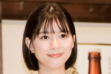 芳根京子、遊び心のある赤インナーヘアSHOTに絶賛の声「似合いすぎ」「ほんと可愛いっ」 画像
