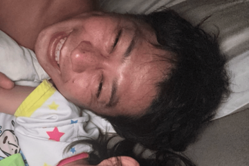 パンサー尾形、7歳愛娘との“ふざけ合い”寝かしつけSHOTに「楽しそう」「パパがいる時はこうなりますよね」 画像