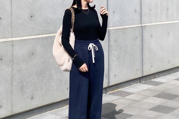 トレンドの【ワイドスウェットパンツ】。大人のきれいめ着こなし正解例【40代の毎日コーデ】 画像