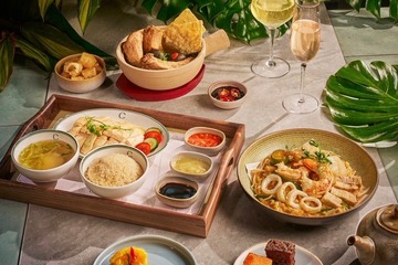 シンガポールのチキンライス人気店「チャターボックス」東京・丸の内にオープン 画像