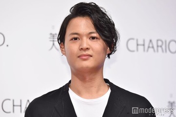 貴乃花光司の長男・花田優一、母との2ショット公開「61歳も笑顔で健康で」 画像