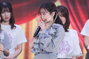 前田敦子が涙「秋元先生にお礼が言いたい」ステージ上にAKB48現役＆OGメンバー184人集結【20周年記念公演】 画像
