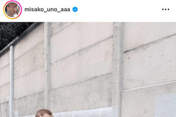宇野実彩子、笑顔はじけるロケコーデSHOTに反響「可愛いし美人」「素敵です」 画像