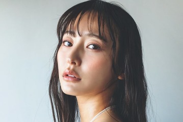 高崎かなみ、横乳＆美ウエストのぞく 美ボディ大胆放出 画像