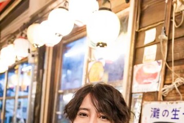 陳内将、ジョッキを持ってにっこり！「乾杯」をテーマにした1冊でファンに愛と労い届ける 画像