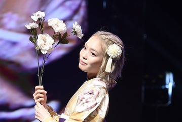 「今日好き」田中陽菜、金髪×和服で美しさ際立つ「大人の色気出てる」と反響【学生ランウェイ】 画像