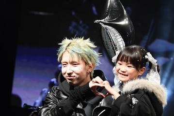 「今日好き」MON7A（もんた）＆“ののちゃん” 村方乃々佳、手繋ぎランウェイに反響相次ぐ「まさかの組み合わせ」「気遣いかっこよすぎ」 【学生ランウェイ】 画像