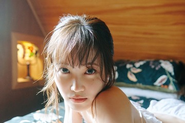 櫻坂46松田里奈、1st写真集未収録のフリルランジェリー姿＆思い出新聞解禁 第3回YouTube特典【まつりの時間】 画像