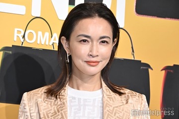 長谷川京子、美ボディ際立つピラティスウェア姿に絶賛の声「引き締まってる」「努力の賜物」 画像
