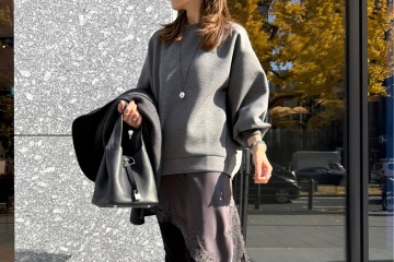 シンプルでハイセンスな大人の冬のレギンススタイル。要はコクーンシルエットのプルオーバー【40代の毎日コーデ】 画像