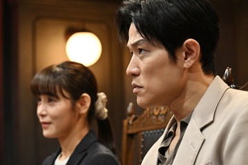 日曜劇場「リブート」裏会食にいる“サングラスの男”に注目集まる「相関図にいないの怪しい」「鍵を握ってる？」 画像