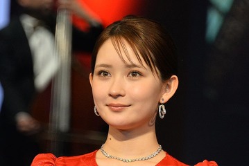 畑芽育、USJ「呪術廻戦」の“胸熱展開”に興奮 華やかドレス姿で「クールジャパン」開幕宣言 画像