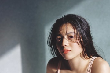 17歳高校生・清埜きり「週プレ」表紙登場 艷やか美バスト披露 画像