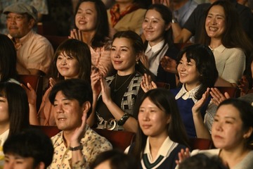 仲里依紗、松坂桃李の妻役に『SUKIYAKI 上を向いて歩こう』土屋太鳳も出演 画像