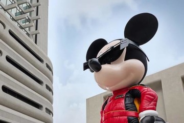 ジェントルモンスター×ディズニー×F1(R)、レーシングカーをイメージしたアイウェアを発売 画像