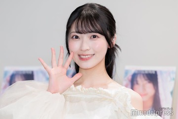 AKB48佐藤綺星、透けニーハイソックス×ミニスカ衣装で魅了「可愛すぎて叫んだ」「アクスタにして飾りたい」 画像