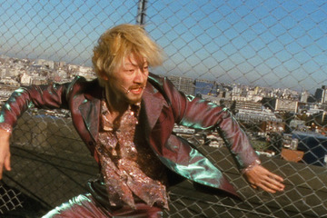 浅野忠信“垣原”ら、個性的キャラクターが次々登場　伝説のバイオレンス・アクション『殺し屋１ 4K』本予告 画像