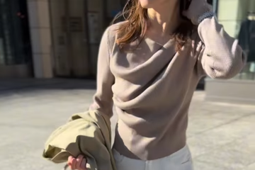 春の着やせするリブニット。選ぶコツはデコルテのデザインとフィット感【40代の毎日コーデ】 画像