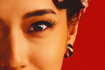 隠された目元に浮かべるのは笑みか、それとも…戸田恵梨香主演「地獄に堕ちるわよ」予告編＆ビジュアル 画像