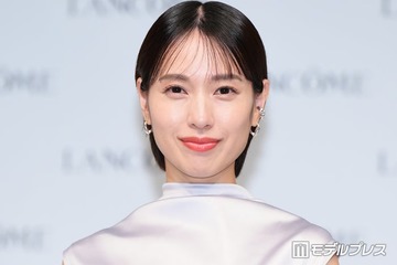 戸田恵梨香「こんなにも眉毛がなくなるときがくるとはね」細木数子役ビジュアルに反響続々「圧倒的な美貌」「迫力がすごすぎる」 画像
