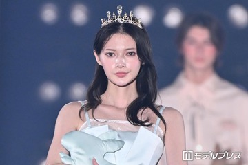 「あんたが」劇中ドラマ女優・青島心、抜群スタイル際立つミニ丈コーデ「雰囲気違う」「驚異の美脚」と反響【関コレ2026S/S】 画像